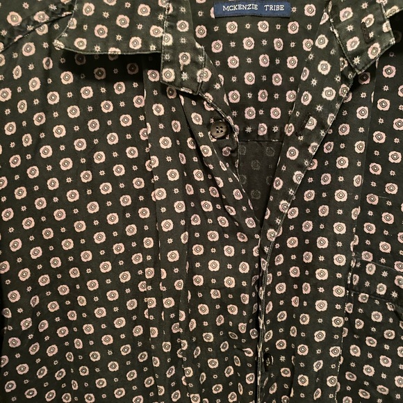 McKenzie tribe paisley button up short sleeve - Picture 3 of 4